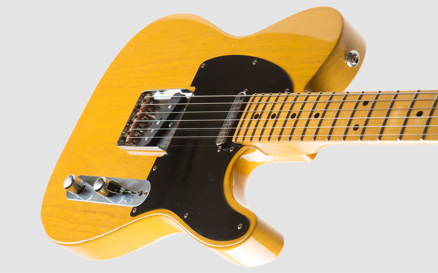 SUHR MODERN